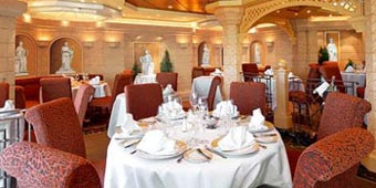 yacht club msc dining
